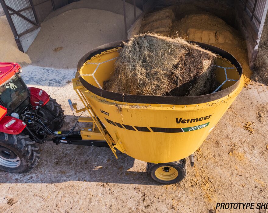 The chain containment on the Vermeer VSR vertical mixer is shown. 