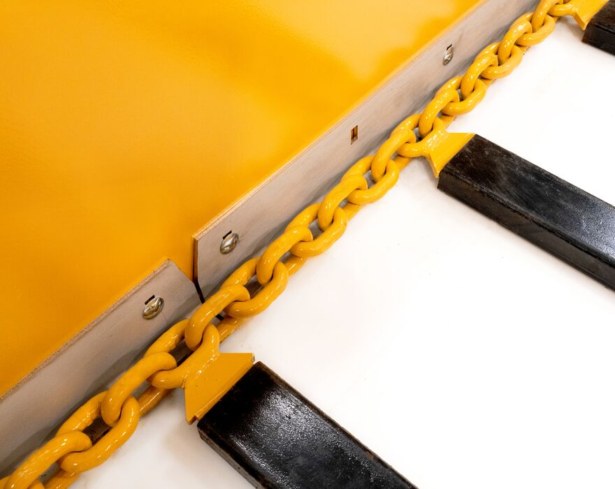 Vermeer manure spreader chain system