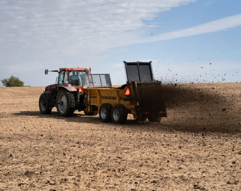 Manure spreader FAQ: Best manure management practices for cattle producers