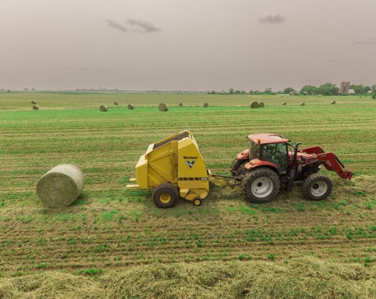 Buying a Vermeer 604 S-series 4-ft baler? What hay producers should know